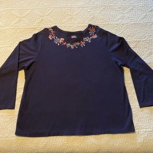 Croft & Barrow long sleeved navy tee w/red bird & jewel neck. Women’s 2X.